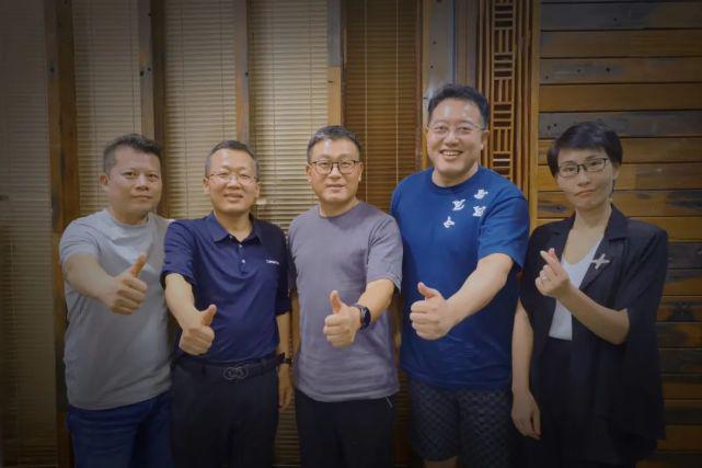 包含总经理发表新赛季计划，球迷期待蠢蠢欲动的词条