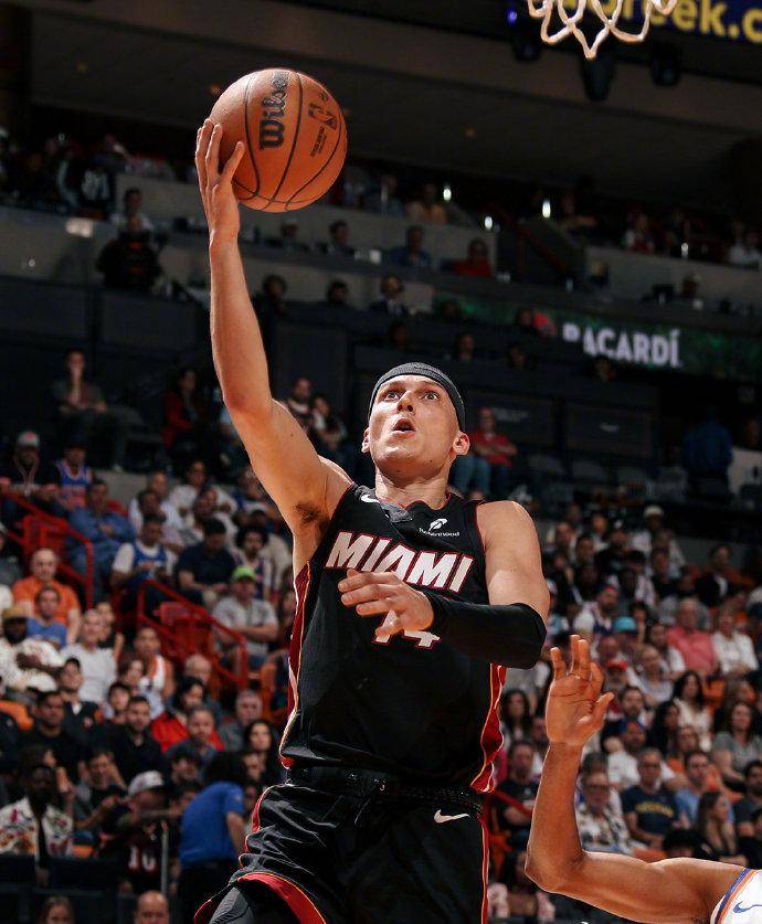 开云体育官网入口-包含热火主场大胜尼克斯队，保持东部争冠头把交椅地位的词条