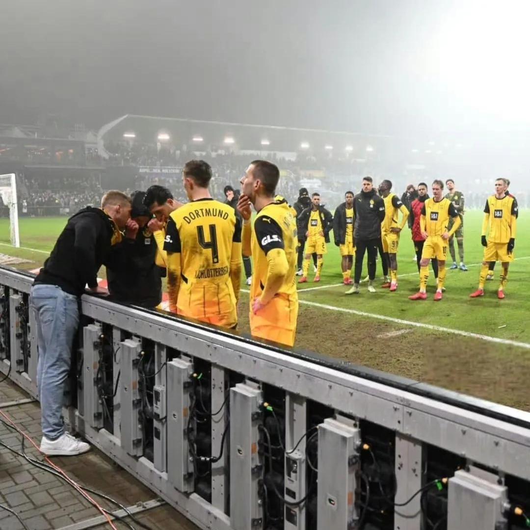 多特蒙德防守线面临挑战,教练组寻求解决方案的简单介绍 多特蒙德防守线面临挑战,教练组寻求解决方案的简单介绍