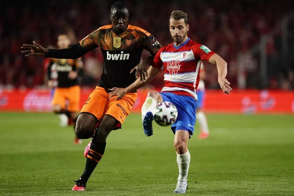 开云体育登录入口-瓦伦西亚拼搏格拉纳达，争取关键的胜利的简单介绍