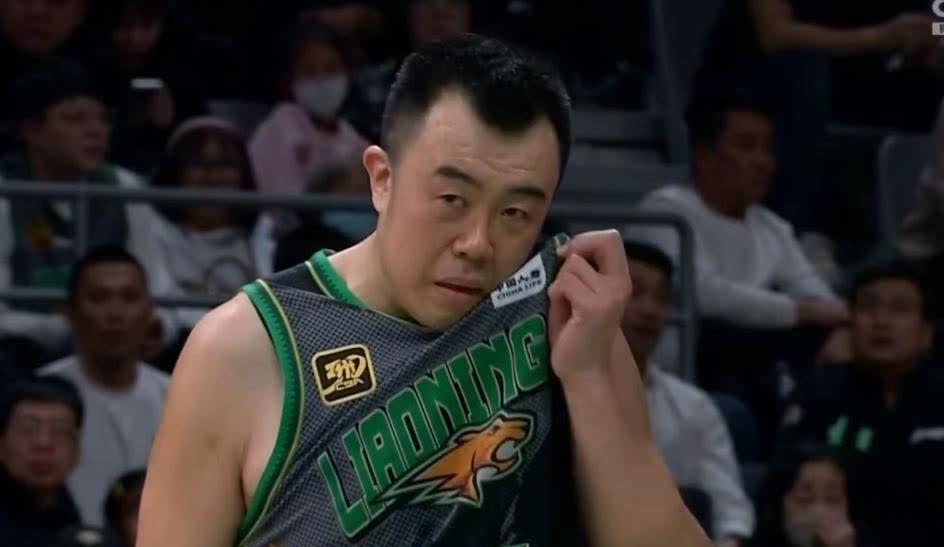 河南男篮气势如虹,势不可挡取得胜利 河南男篮气势如虹,势不可挡取得胜利