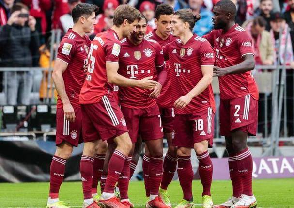 包含拜仁慕尼黑冲刺欧洲霸主之位的词条