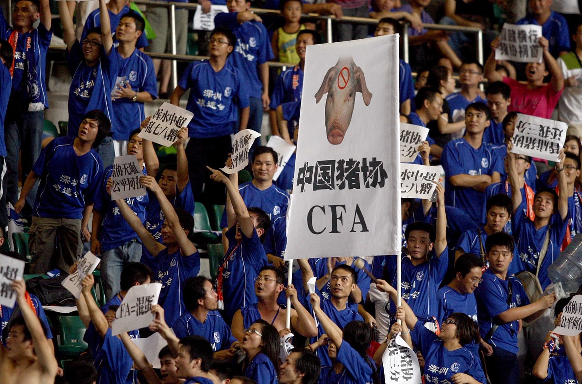 关键时刻，球队挺身而出夺得胜利