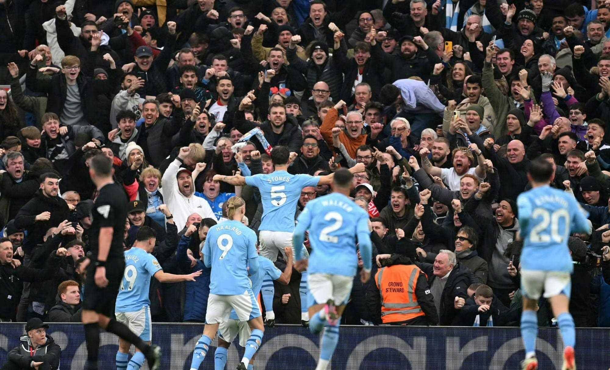 关于激战半场，率先打破僵局取得领先优势的信息