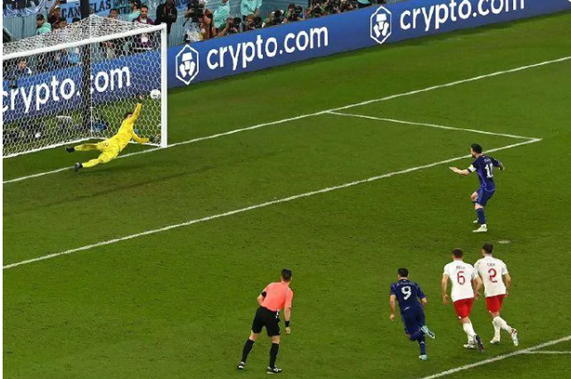 包含波兰队客场遭沙特逆转，痛失领先的词条