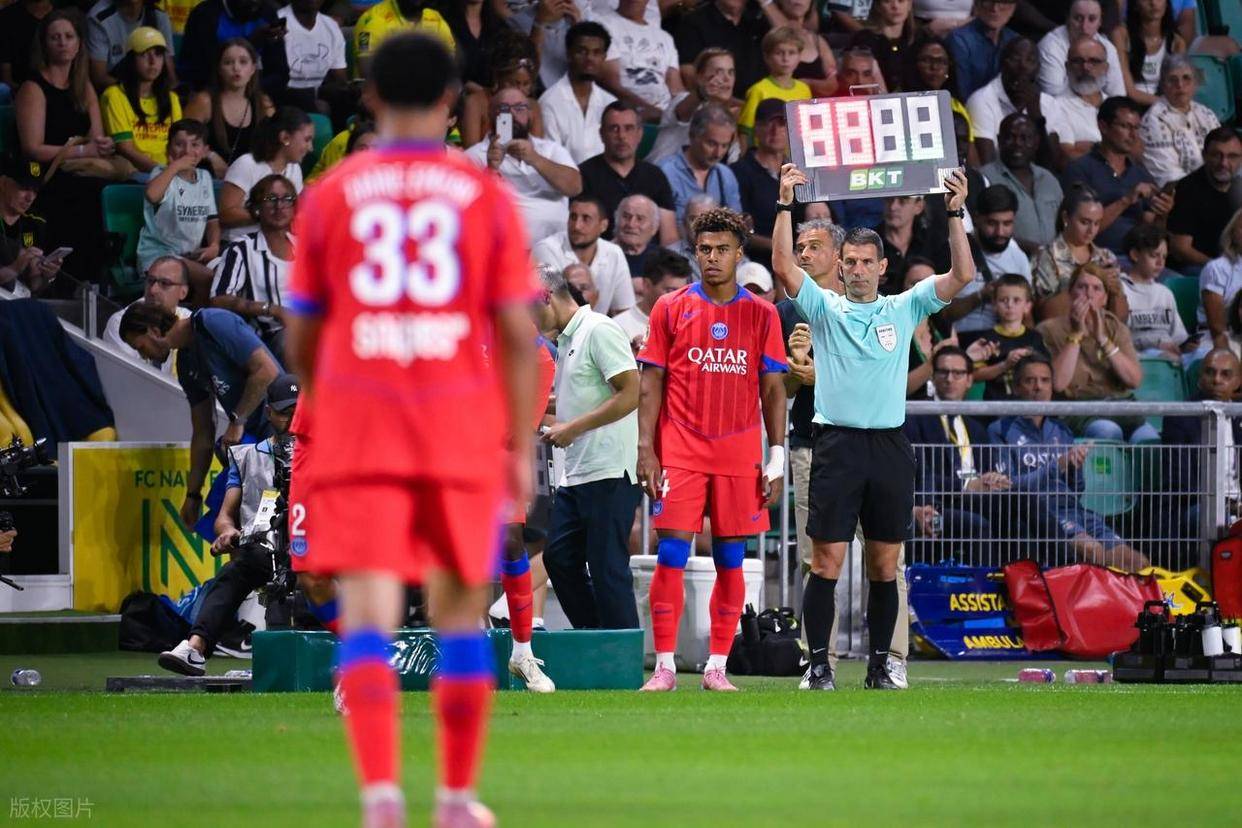 巴黎圣日耳曼客场战胜波尔多，稳居法甲第二的简单介绍