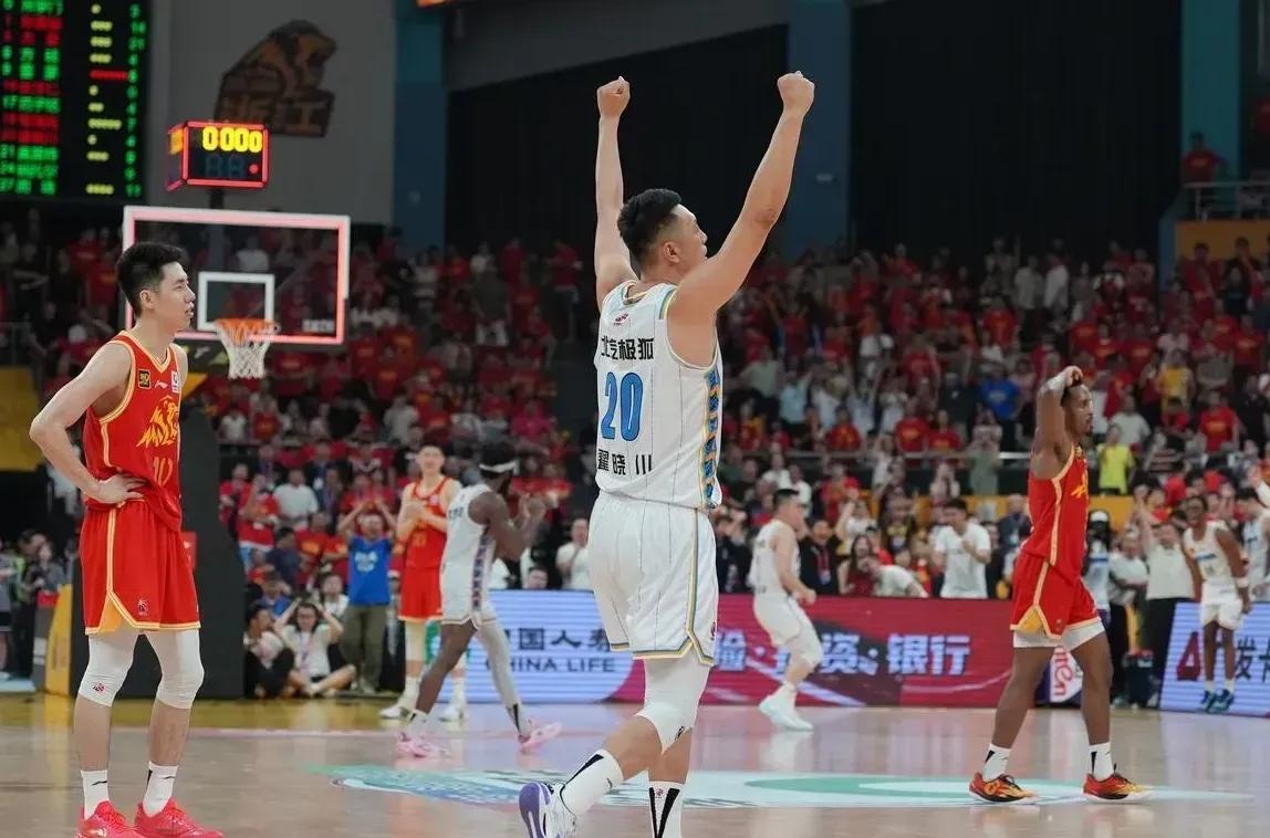 开云体育官网-广东队胜北京首钢，取得胜利
