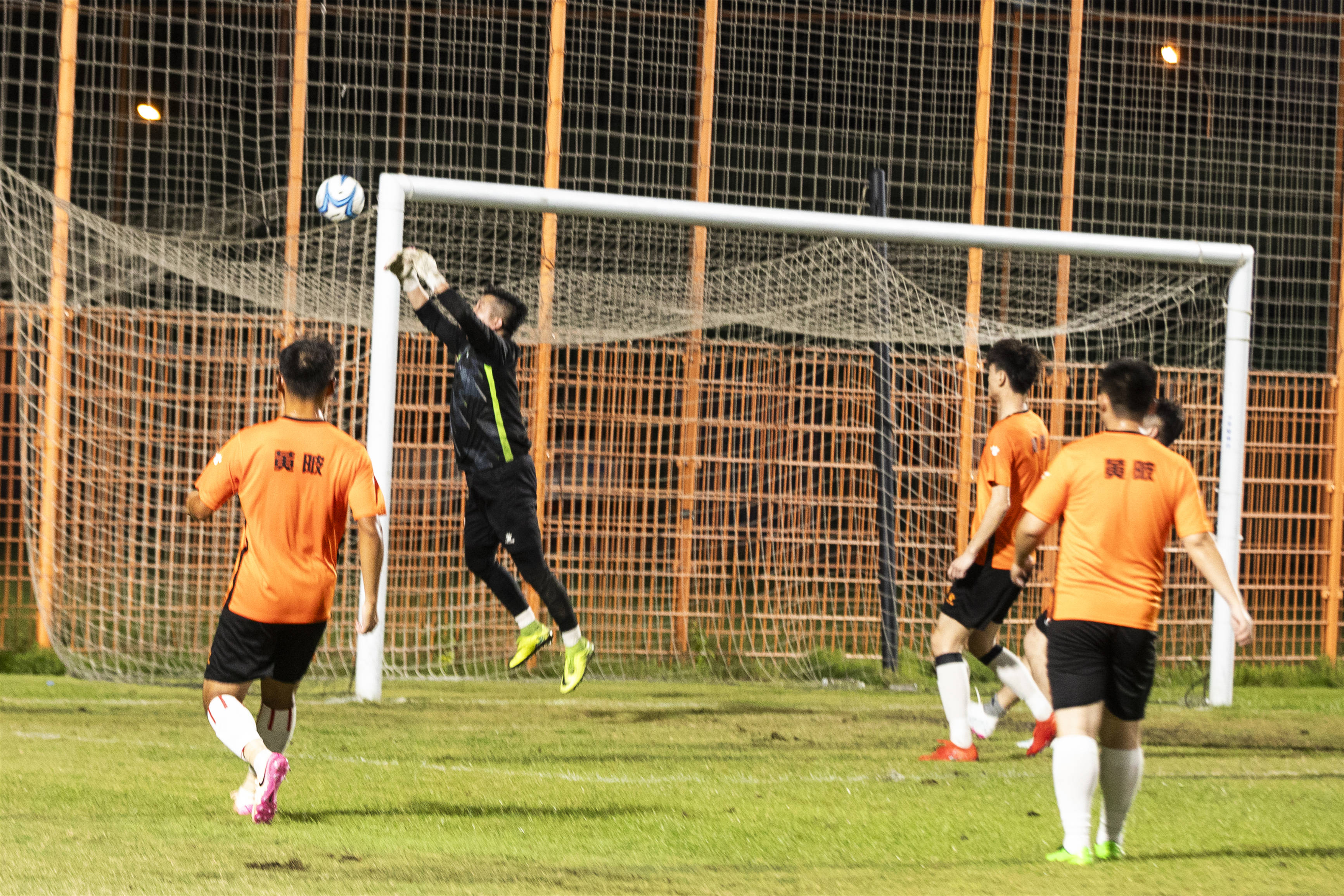 战队备战全面，迎接比赛高潮夺取胜利！的简单介绍