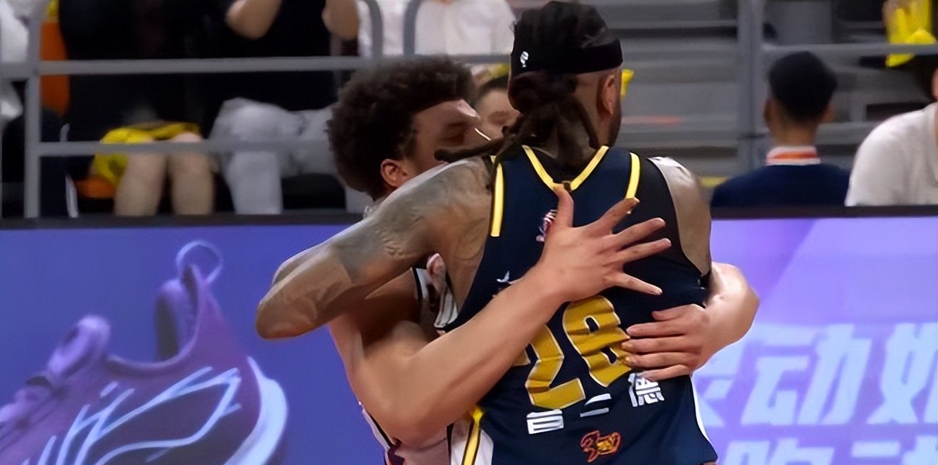 包含强弱对抗!两位球星的较量让球迷眼花缭乱的词条 包含强弱对抗!两位球星的较量让球迷眼花缭乱的词条