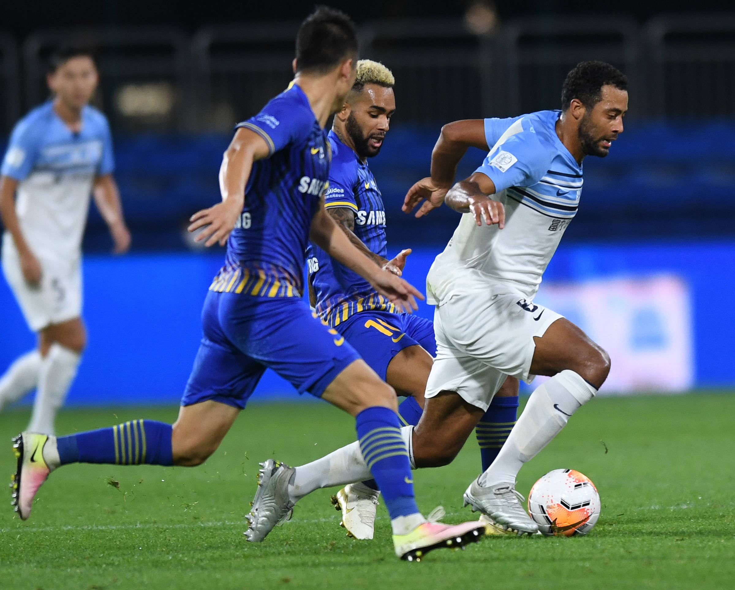 开云体育官方入口-富力主场胜过苏宁实现胜利