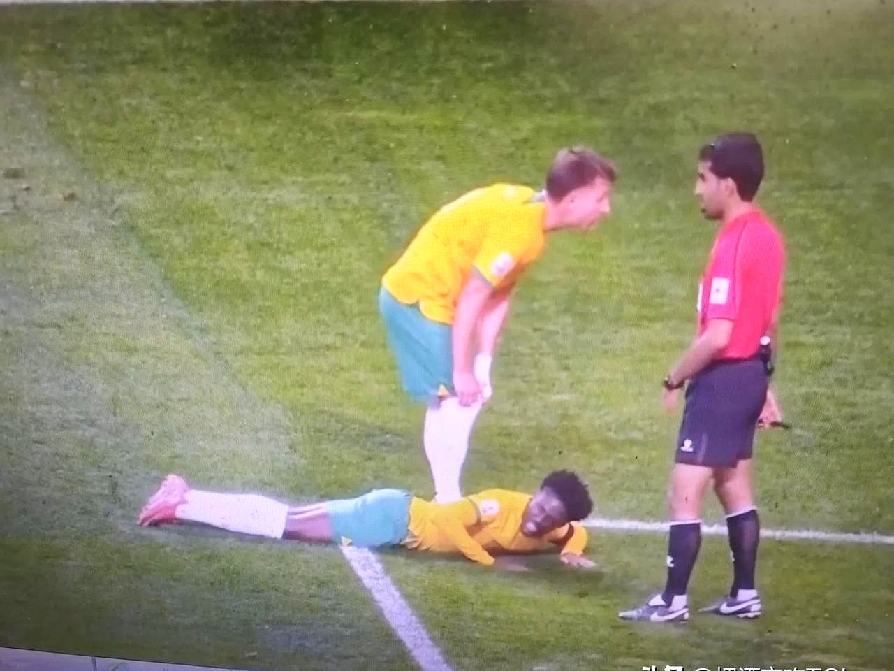 主力球员受伤离场,球队危机彻底暴露 主力球员受伤离场,球队危机彻底暴露